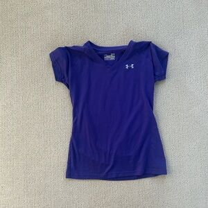 🌿Under Armour Women’s Purple V-Neck Shirt, size XS🌿